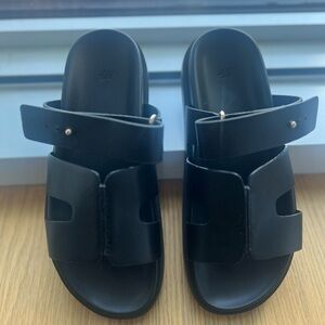 HM leather black slides